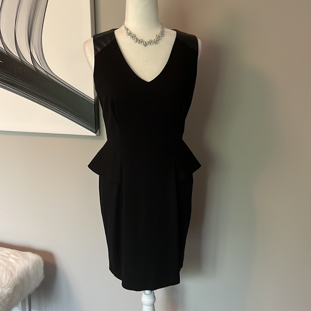 Vince Camuto Faux Leather Shoulder Black Sleeveless Peplum Sheath Dress - Picture 6 of 9